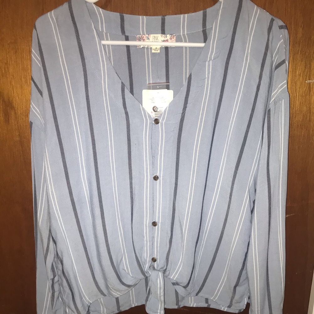 NWT Pink Rose Blue Navy Button shirt